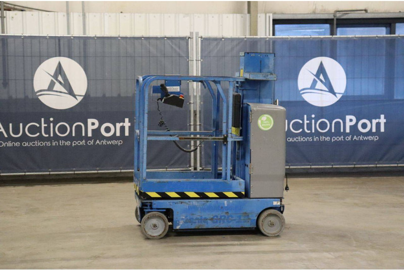 Genie GRC-12 - 수직 마스트 리프트 : 사진 1 Genie GRC-12 - 수직 마스트 리프트 : 사진 1