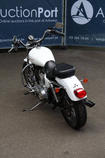 Harley-Davidson Sporster XL883 - 오토바이 : 사진 4 Harley-Davidson Sporster XL883 - 오토바이 : 사진 4