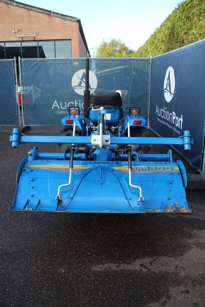 Iseki TU1600 - 장궤형 트랙터 : 사진 4 Iseki TU1600 - 장궤형 트랙터 : 사진 4