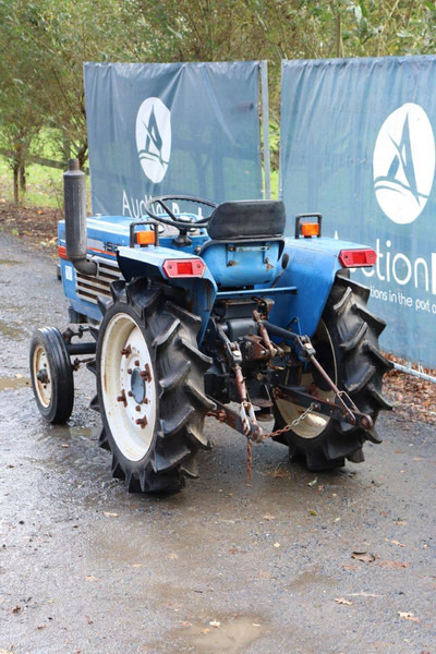 Iseki TU1900 - 장궤형 트랙터 : 사진 4 Iseki TU1900 - 장궤형 트랙터 : 사진 4