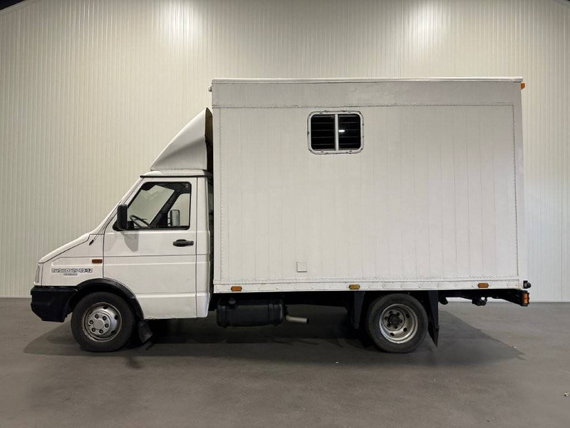 Iveco 49-12/35 - 말 수송 트럭 : 사진 2 Iveco 49-12/35 - 말 수송 트럭 : 사진 2