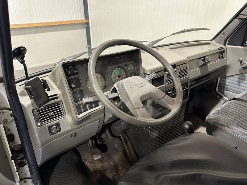Iveco 49-12/35 - 말 수송 트럭 : 사진 5 Iveco 49-12/35 - 말 수송 트럭 : 사진 5