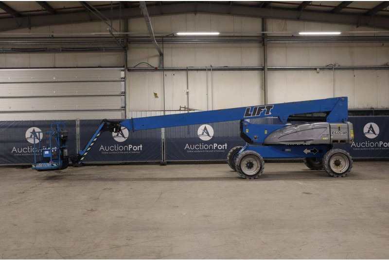 JLG E600JP - 텔레스코픽 붐 : 사진 2 JLG E600JP - 텔레스코픽 붐 : 사진 2