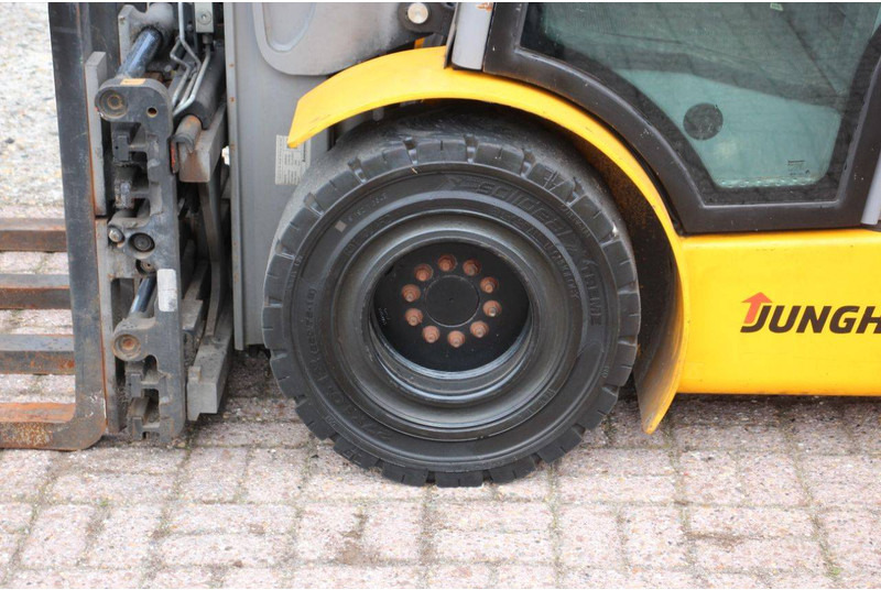 LPG 지게차 Jungheinrich TFG 435s : 사진 14