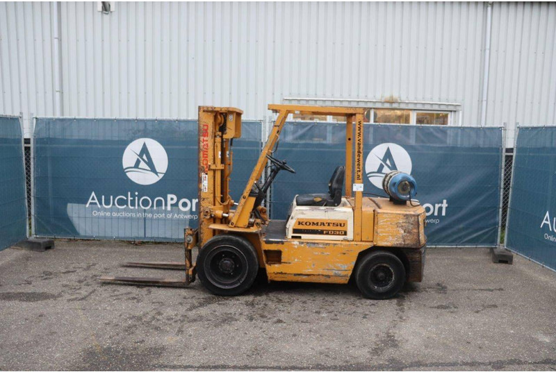 Komatsu FG30-8 - LPG 지게차 : 사진 2 Komatsu FG30-8 - LPG 지게차 : 사진 2