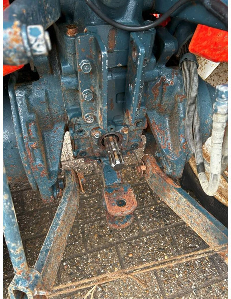 Kubota B1-14D - 장궤형 트랙터 : 사진 4 Kubota B1-14D - 장궤형 트랙터 : 사진 4