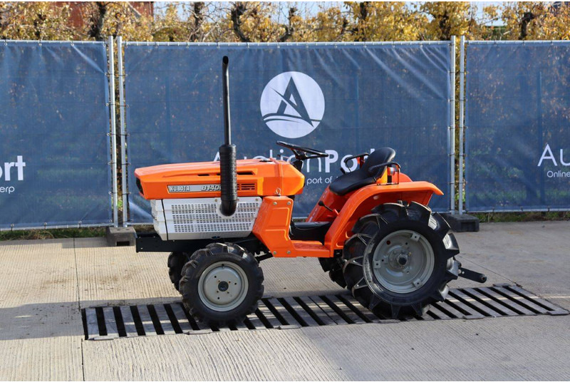 Kubota B1400DT - 장궤형 트랙터 : 사진 1 Kubota B1400DT - 장궤형 트랙터 : 사진 1