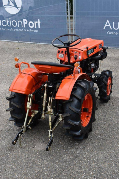 Kubota B5000 - 장궤형 트랙터 : 사진 4 Kubota B5000 - 장궤형 트랙터 : 사진 4