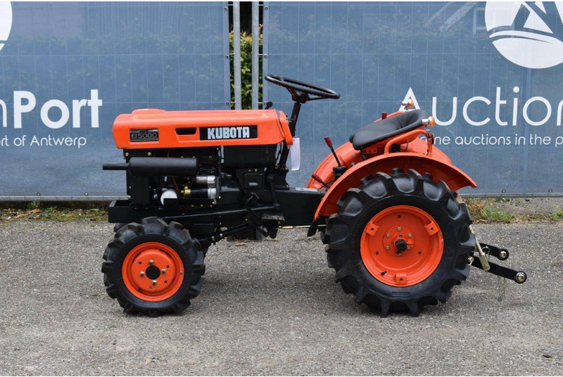 Kubota B5000 - 장궤형 트랙터 : 사진 2 Kubota B5000 - 장궤형 트랙터 : 사진 2