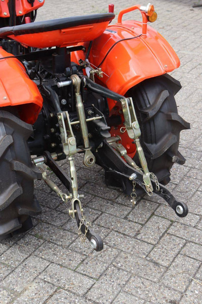 장궤형 트랙터 Kubota B7000 : 사진 16 장궤형 트랙터 Kubota B7000 : 사진 16