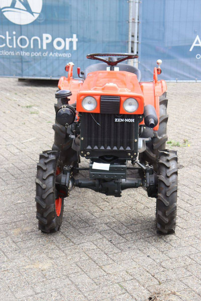 장궤형 트랙터 Kubota B7000 : 사진 8 장궤형 트랙터 Kubota B7000 : 사진 8