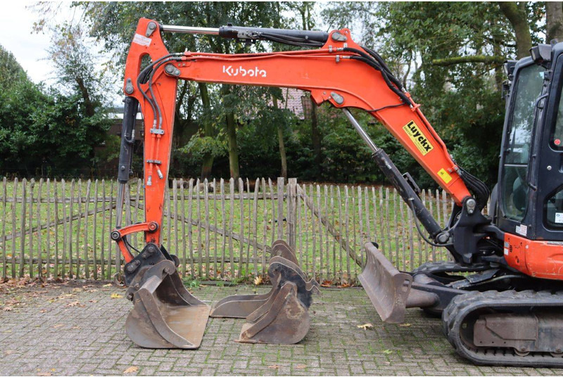 크롤러 굴삭기 Kubota U55-4 : 사진 16