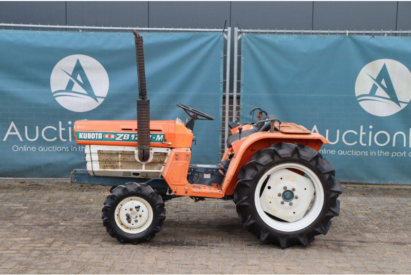 Kubota ZB1702-M - 장궤형 트랙터 : 사진 2 Kubota ZB1702-M - 장궤형 트랙터 : 사진 2