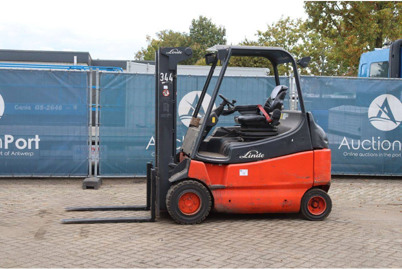 Linde E30/03 - 전기 지게차 : 사진 1 Linde E30/03 - 전기 지게차 : 사진 1