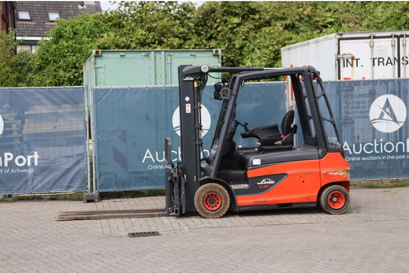 Linde E30L-01 - 전기 지게차 : 사진 1 Linde E30L-01 - 전기 지게차 : 사진 1