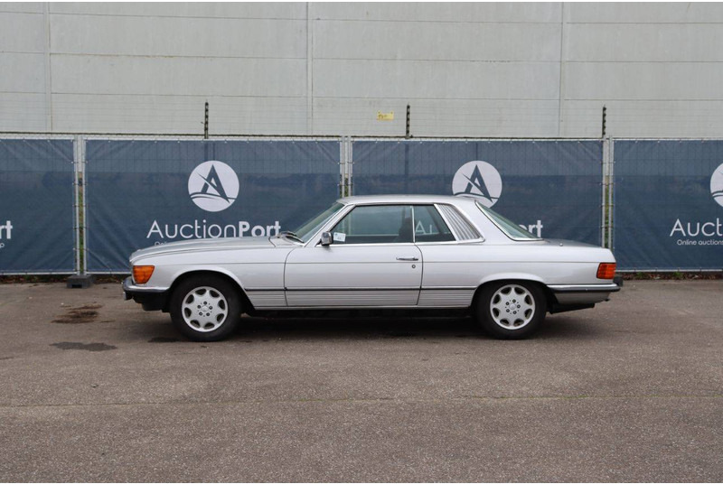 Mercedes-Benz 300-serie 380 SLC - 세단 : 사진 2 Mercedes-Benz 300-serie 380 SLC - 세단 : 사진 2