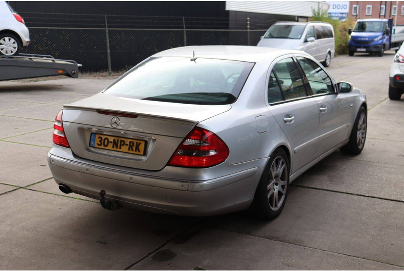 Mercedes-Benz E-Klasse 200 CDI - 세단 : 사진 5 Mercedes-Benz E-Klasse 200 CDI - 세단 : 사진 5
