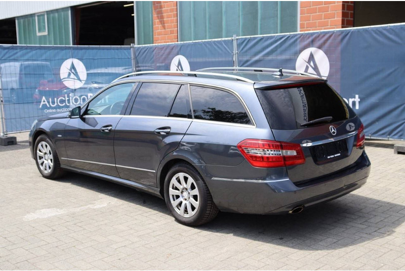 Mercedes-Benz E-Klasse 200 GCI - 차량 : 사진 4 Mercedes-Benz E-Klasse 200 GCI - 차량 : 사진 4