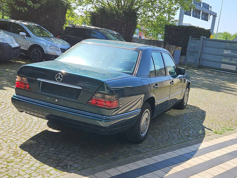 Mercedes-Benz E-Klasse 200D Automatic - 차량 : 사진 3 Mercedes-Benz E-Klasse 200D Automatic - 차량 : 사진 3