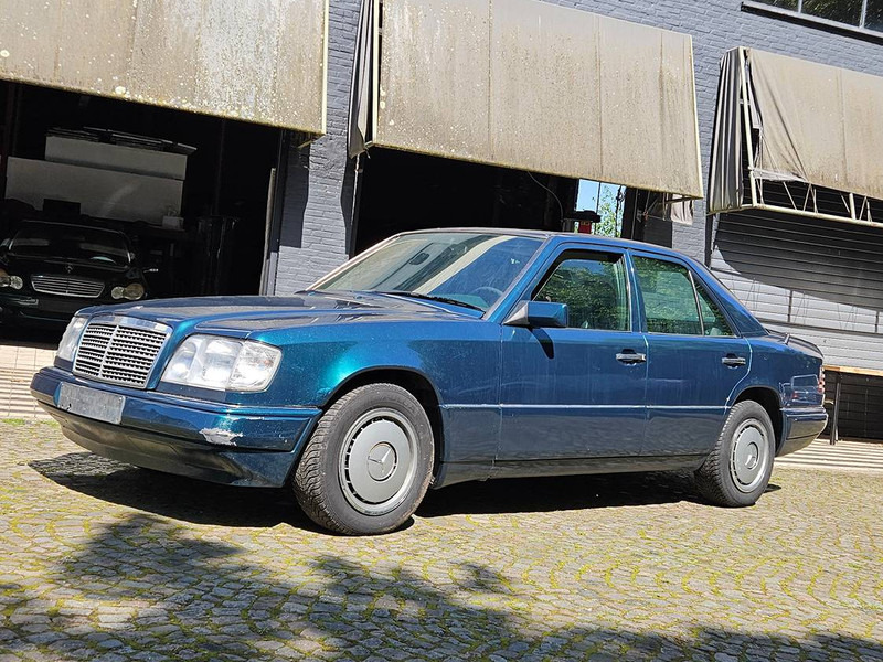 Mercedes-Benz E-Klasse 200D Automatic - 차량 : 사진 2 Mercedes-Benz E-Klasse 200D Automatic - 차량 : 사진 2