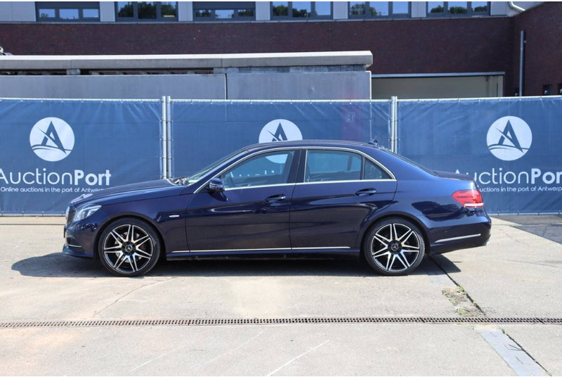Mercedes-Benz E-Klasse Avantgarde - 세단 : 사진 2 Mercedes-Benz E-Klasse Avantgarde - 세단 : 사진 2