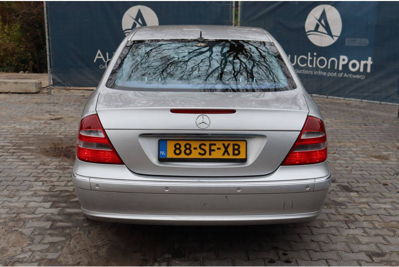 Mercedes-Benz E-Klasse E320 Cdi - 세단 : 사진 5 Mercedes-Benz E-Klasse E320 Cdi - 세단 : 사진 5