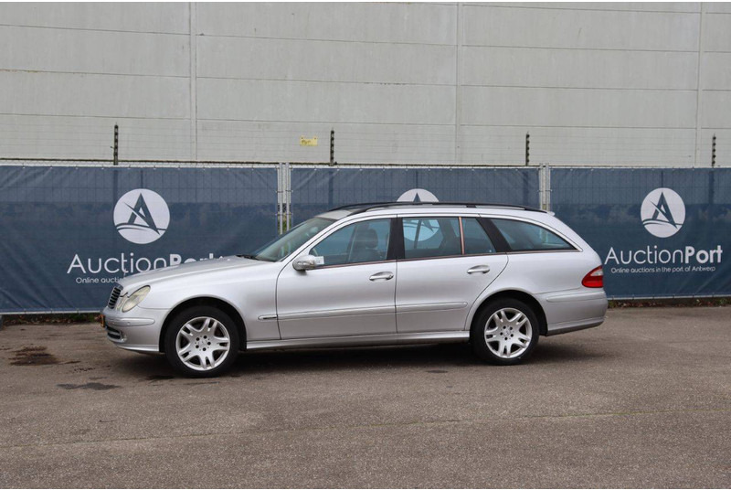 Mercedes-Benz E-Klasse E500 4-MATIC - 차량 : 사진 1 Mercedes-Benz E-Klasse E500 4-MATIC - 차량 : 사진 1