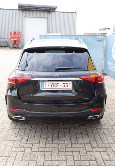 Mercedes-Benz GLE 300d - 세단 : 사진 5 Mercedes-Benz GLE 300d - 세단 : 사진 5