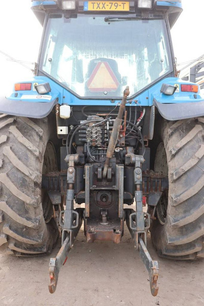 New Holland 8670 - 장궤형 트랙터 : 사진 4 New Holland 8670 - 장궤형 트랙터 : 사진 4