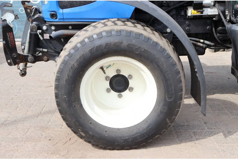 장궤형 트랙터 New Holland Boomer 50 : 사진 13