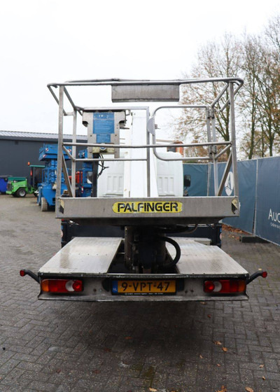 Nissan CABSTAR - 크레인 트럭 : 사진 5 Nissan CABSTAR - 크레인 트럭 : 사진 5