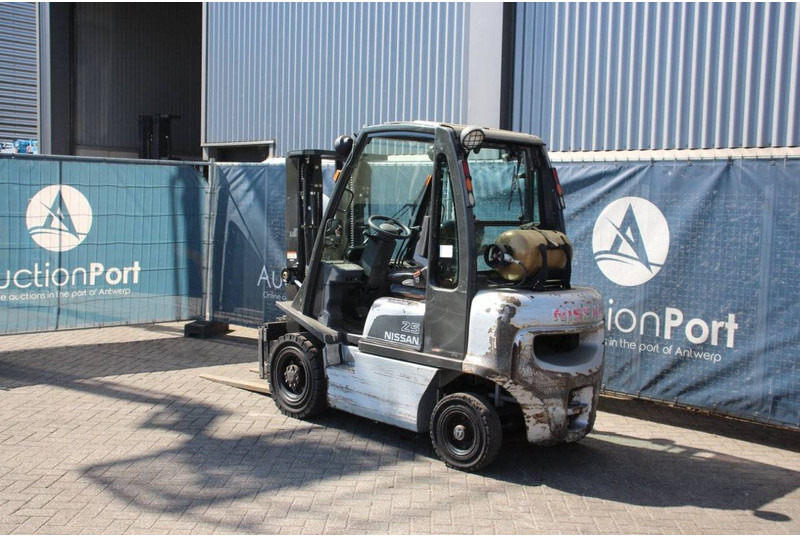 Nissan UD02A25PQ - LPG 지게차 : 사진 3 Nissan UD02A25PQ - LPG 지게차 : 사진 3