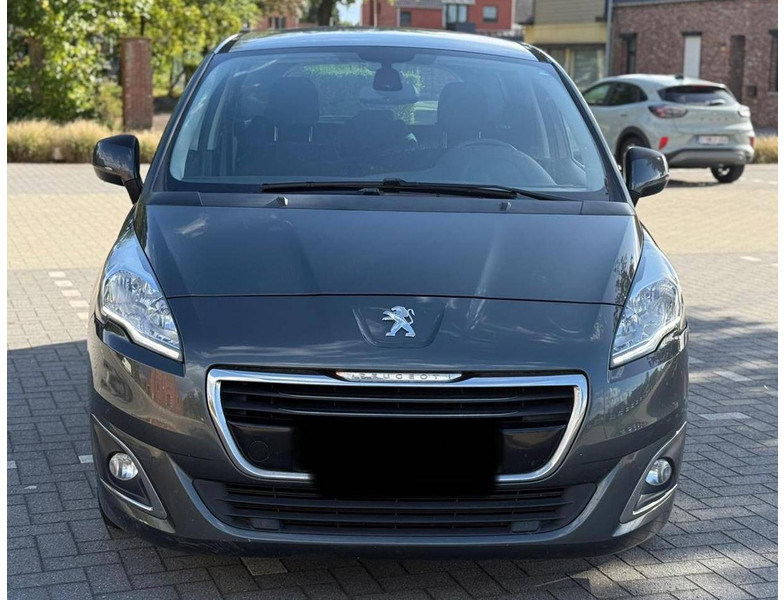 Peugeot 5008 (I - phase 2) 2.0 HDi - 세단 : 사진 5 Peugeot 5008 (I - phase 2) 2.0 HDi - 세단 : 사진 5