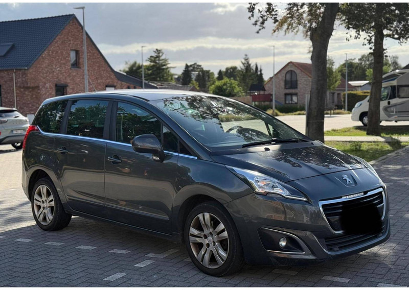 Peugeot 5008 (I - phase 2) 2.0 HDi - 세단 : 사진 4 Peugeot 5008 (I - phase 2) 2.0 HDi - 세단 : 사진 4