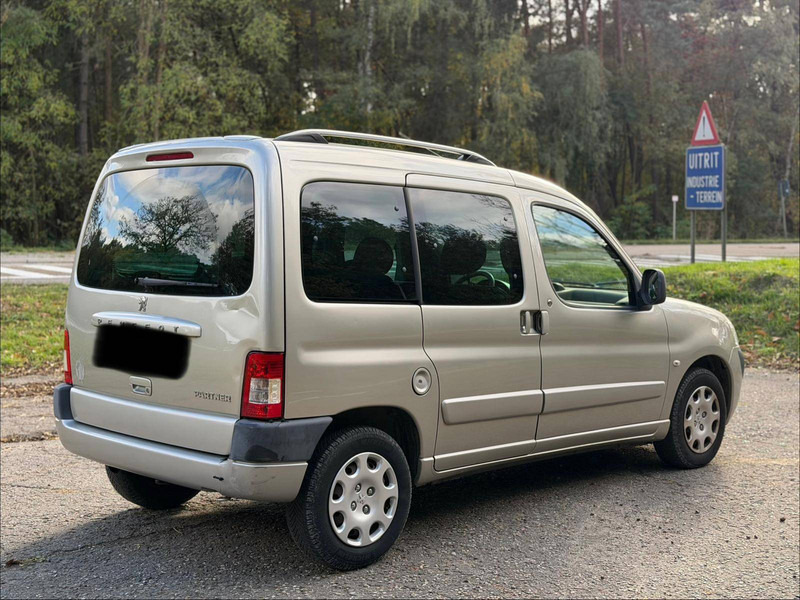 Peugeot Partner 1.6 HDI - 세단 : 사진 2 Peugeot Partner 1.6 HDI - 세단 : 사진 2