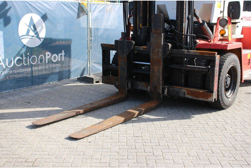 디젤 지게차 Svetruck 1260-30 : 사진 9