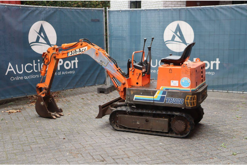 Takeuchi TB080 - 미니 굴삭기 : 사진 3 Takeuchi TB080 - 미니 굴삭기 : 사진 3