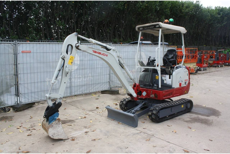 Takeuchi TB216 - 미니 굴삭기 : 사진 1 Takeuchi TB216 - 미니 굴삭기 : 사진 1