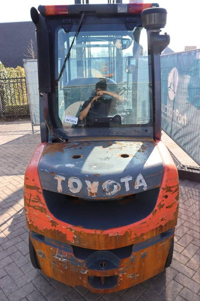 Toyota 02-8FDF30 - 디젤 지게차 : 사진 4 Toyota 02-8FDF30 - 디젤 지게차 : 사진 4