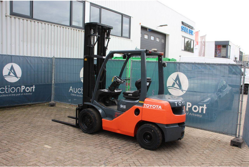 Toyota 02-8FDF30 - 디젤 지게차 : 사진 3 Toyota 02-8FDF30 - 디젤 지게차 : 사진 3