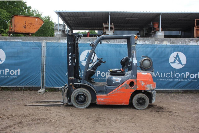 Toyota 02-8FGF25 - LPG 지게차 : 사진 2 Toyota 02-8FGF25 - LPG 지게차 : 사진 2