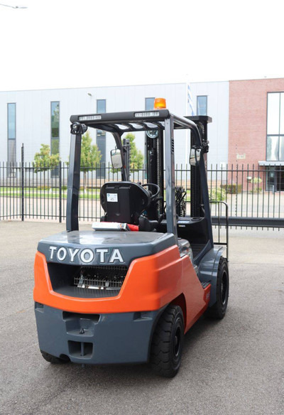 Toyota 52-8FDF30 - 디젤 지게차 : 사진 4 Toyota 52-8FDF30 - 디젤 지게차 : 사진 4