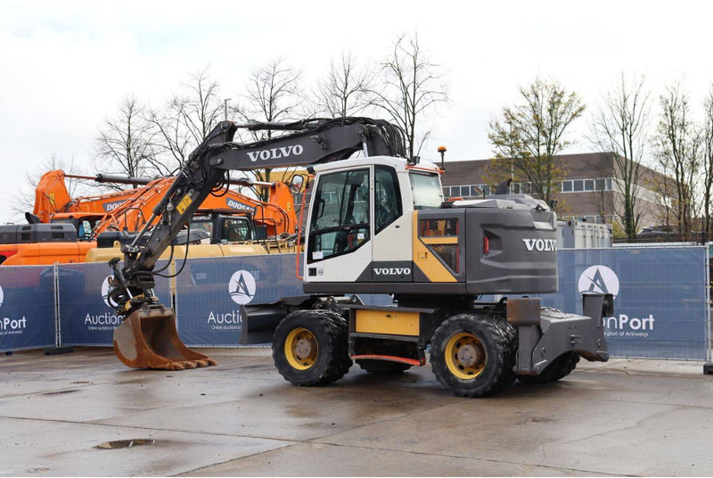 Volvo EWR150E - 휠 굴삭기 : 사진 3 Volvo EWR150E - 휠 굴삭기 : 사진 3