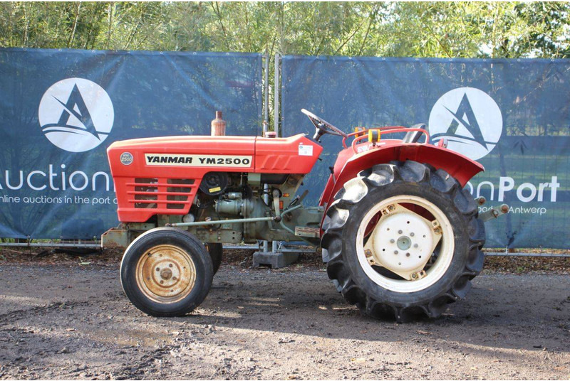 Yanmar YM2500 - 장궤형 트랙터 : 사진 2 Yanmar YM2500 - 장궤형 트랙터 : 사진 2