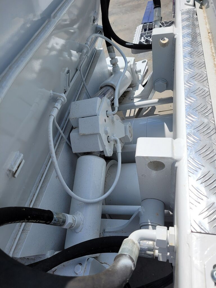 신규 콘크리트 펌프 트럭 IVECO New BMS BLP 14-09 on chassis : 사진 8