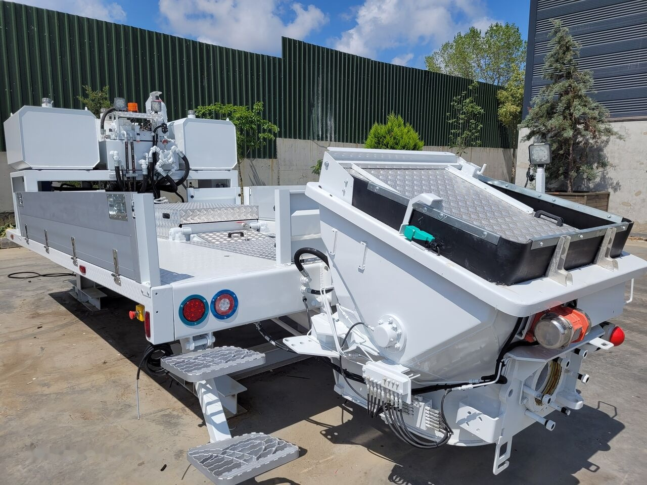 MERCEDES-BENZ New BMS BLP 14-09 on chassis - 콘크리트 펌프 트럭 : 사진 1 MERCEDES-BENZ New BMS BLP 14-09 on chassis - 콘크리트 펌프 트럭 : 사진 1