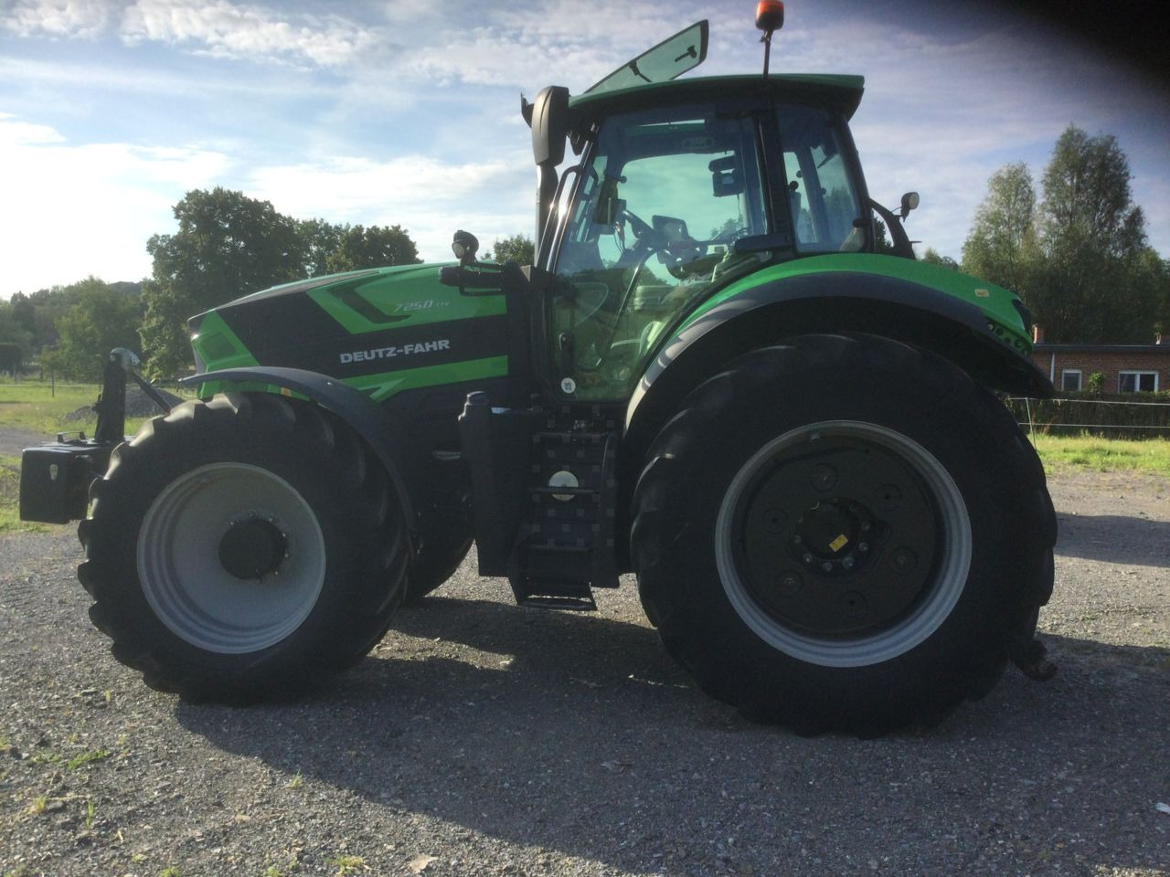 Deutz-Fahr AGROTRON 7250 TTV - 장궤형 트랙터 : 사진 2 Deutz-Fahr AGROTRON 7250 TTV - 장궤형 트랙터 : 사진 2