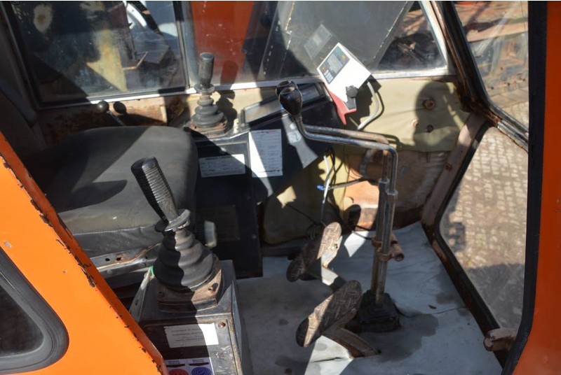 크롤러 크레인 Hitachi KH 150-3 : 사진 11