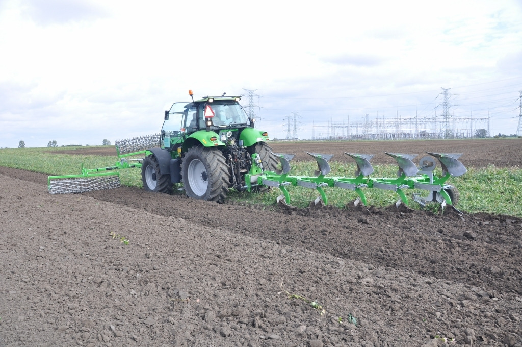 Bomet Wielozadaniowe wały zębate na przedni TUZ/ Vielzweck - Zahnwalze -Frontdreipunktanbau / Multi-purpose toothed rollers / Вал для передней навески - 농장 롤러 : 사진 1 Bomet Wielozadaniowe wały zębate na przedni TUZ/ Vielzweck - Zahnwalze -Frontdreipunktanbau / Multi-purpose toothed rollers / Вал для передней навески - 농장 롤러 : 사진 1