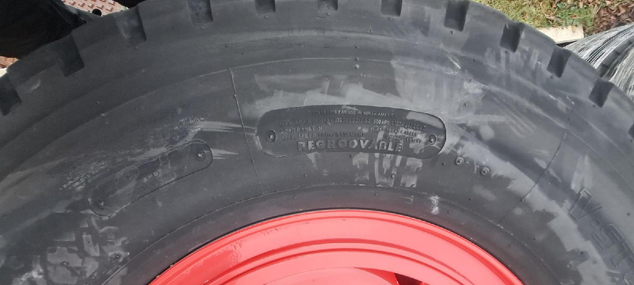 Liebherr Zubehör = Kompletträder 8 x Bridgestone VHS 385/95 R25 (14.00 R25) - 모바일 크레인 : 사진 5 Liebherr Zubehör = Kompletträder 8 x Bridgestone VHS 385/95 R25 (14.00 R25) - 모바일 크레인 : 사진 5